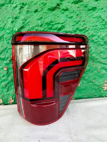 Calavera Derecha Ford Lobo Platinum 2024-2025 Original Derecho/pasajero Rojo, foto 1