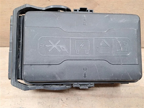 Caja Fusibles Chevrolet Malibu 2016-2017 84144636 (6896), foto 1