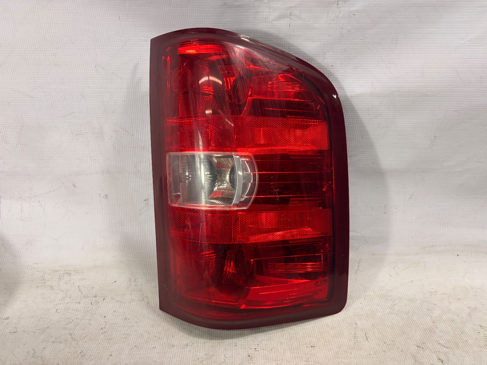 Chevrolet Silverado 2007 - 2013 Calavera Trasera Derecho Usado Original, foto 1