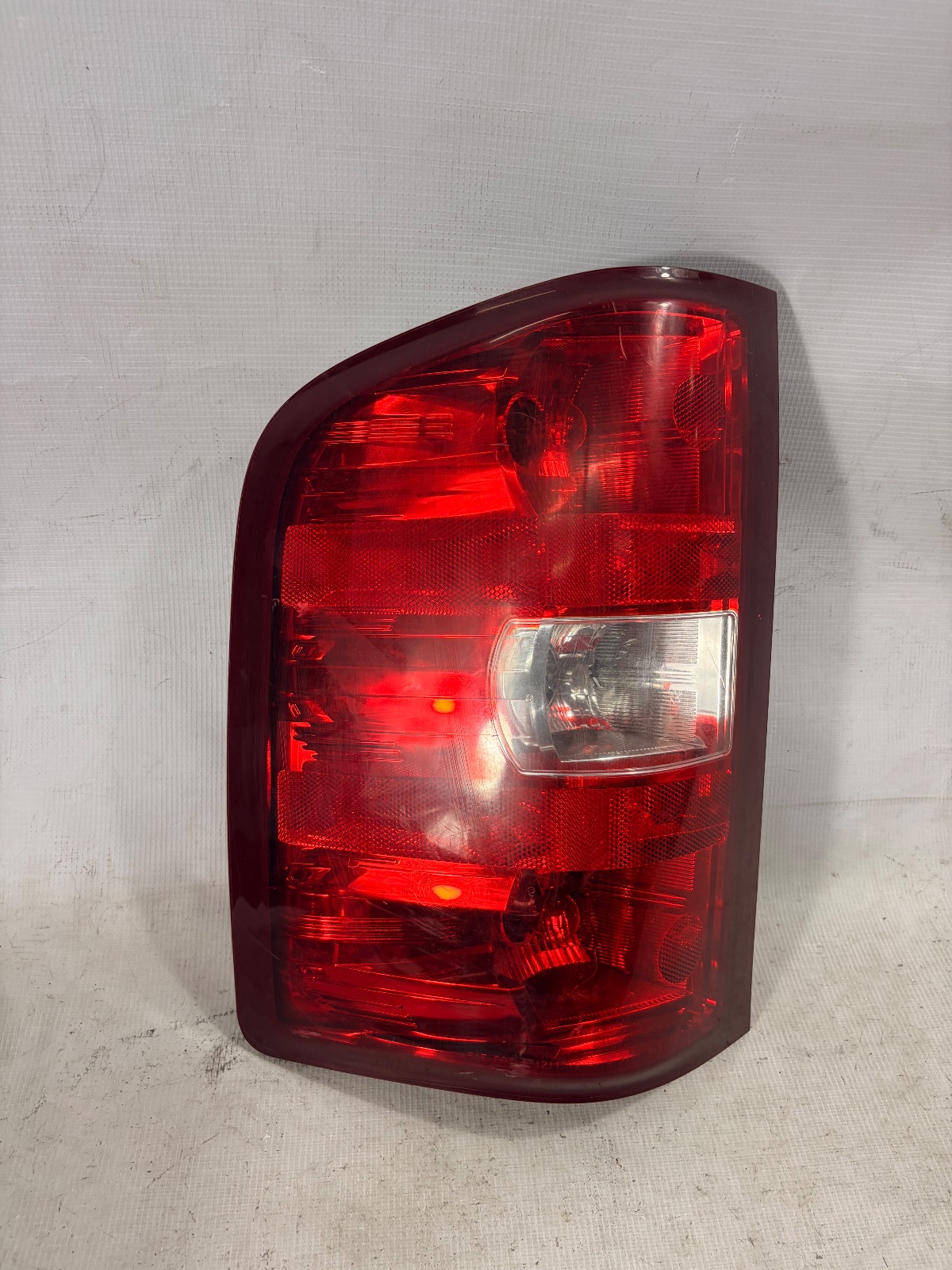 Chevrolet Cheyenne 2007 - 2013 Calavera Trasera Izquierdo Usado Original, foto 1