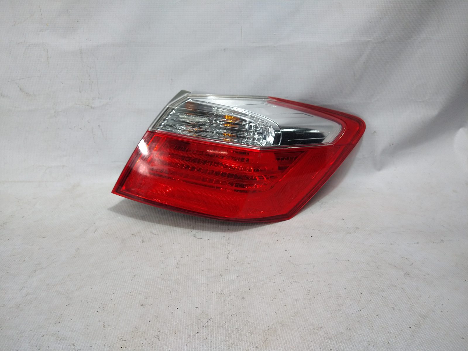 Honda Accord 2013 - 2015 Calavera Trasera Derecho Usado Original, foto 1